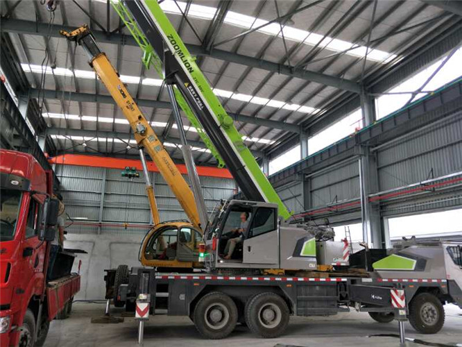 榆中县高空车出租需要注意哪些安全事项？