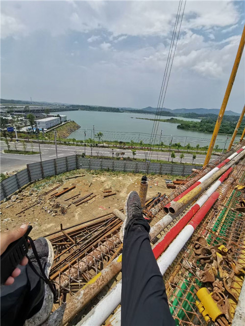 榆中县作业中发生设备损坏或人员意外，责任怎么划分？